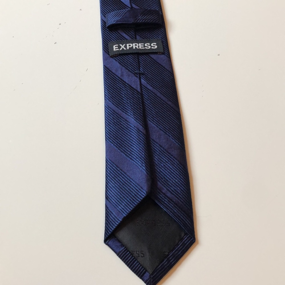 Express Tie - Picture 2 of 4